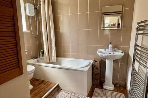 Hill View Bath.jpg