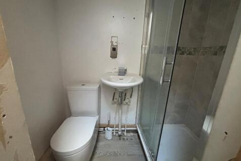 92 FSE Shower Room.jpg