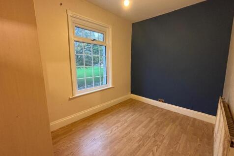 92 FSE Bedroom 3.jpg