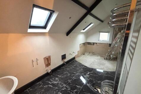 92 FSE Bathroom/Bedroom 5.jpg