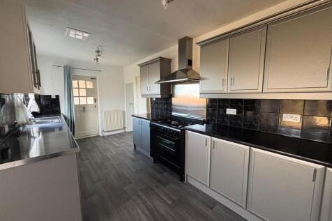 Kitchen 1.jpg