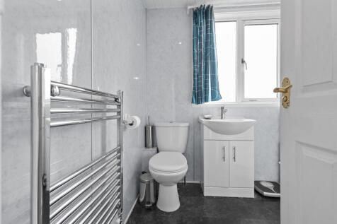 Shower room 1