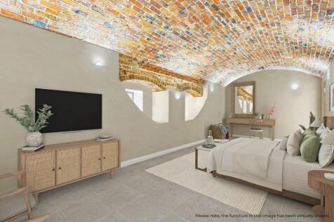 70547_Plot-2-at-The-Mansion 05 Bedroom Suite 1-F V