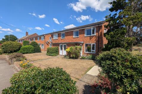 Elstead village, two bedroom ground floor flat in