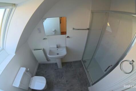 Master Ensuite 1.3