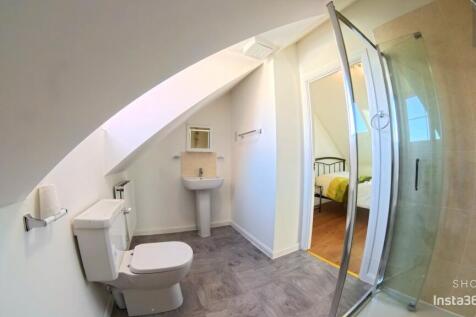 Second Floor Ensuite 1.3