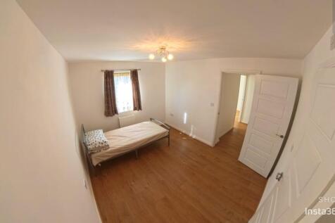 First Floor Ensuite 1.0