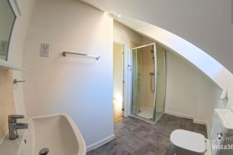 Second Floor Ensuite 1.4