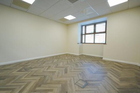 7 Olympus Court 4.jpg