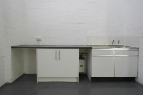 Hiron Way Warwick3.jpg