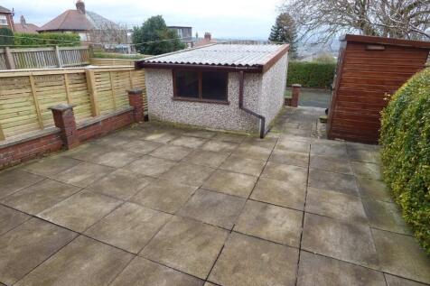 Garage/Driveway