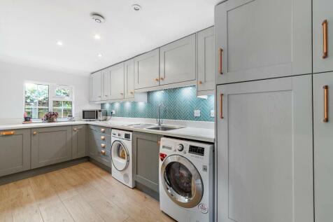 35A Epsom Lane -21.jpg