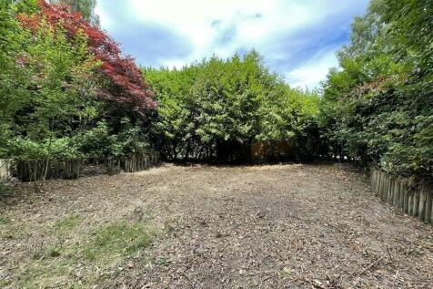 Flat5Garden1.jpg