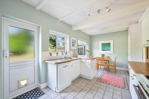 Kitchen 1.jpg