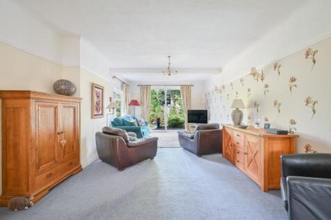 Sitting room 2.jpg