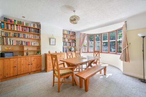 Dining room.jpg