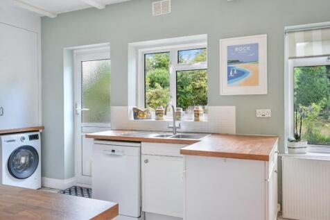 Kitchen 4.jpg