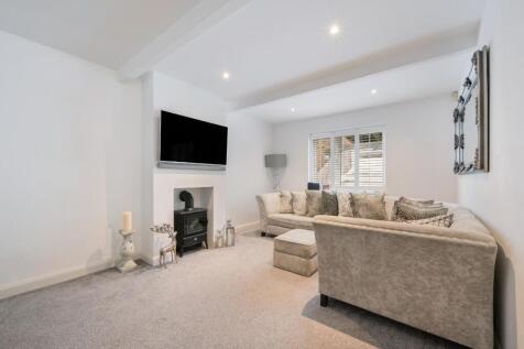 ASHURST ROAD (1).jpg