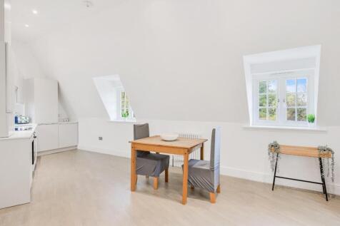 EAGLE HOUSE, FLAT (7).jpg