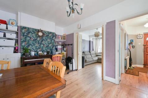 ASHURST ROAD, (5).jpg