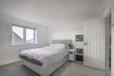 14-Master-Bedroom