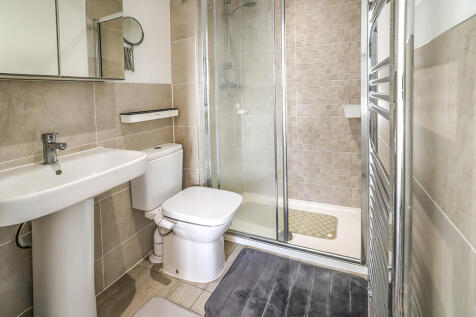 15-En-Suite-Master-Bedroom