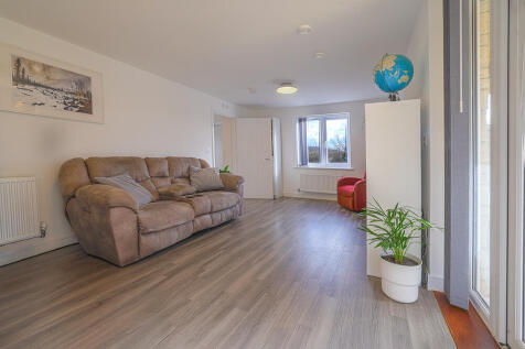 04-Living-Room