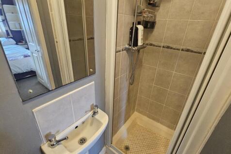 IMG-20250718-WA00...