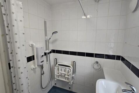 IMG-20251030-WA00...