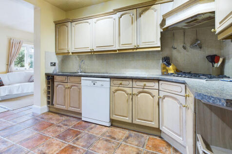 Kitchen / Living Area