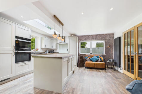 Open Plan Kitchen / Diner / Living Space