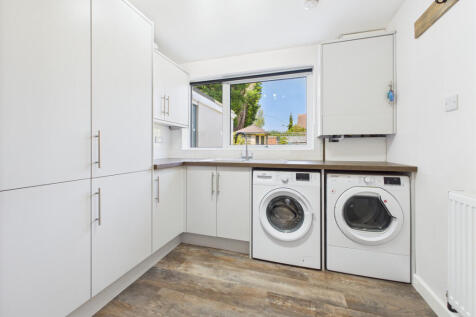 Utility &amp; Cloakroom