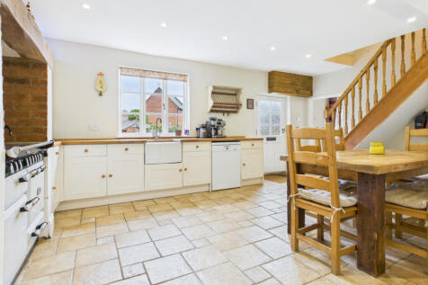 Open Kitchen / Diner