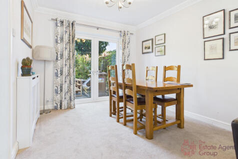 Living Room / Diner