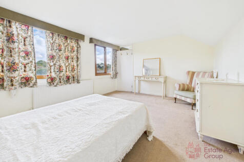 CAM02494G0-PR0046-STILL034