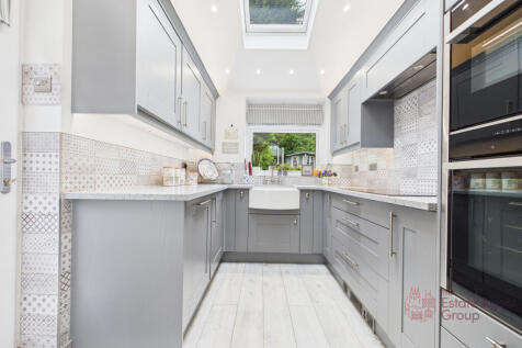 CAM02494G0-PR0054-STILL037