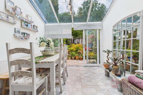 CAM02494G0-PR0054-STILL042