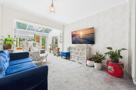 CAM02494G0-PR0054-STILL039