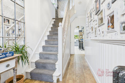 CAM02494G0-PR0054-STILL018