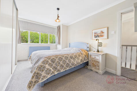 CAM02494G0-PR0054-STILL059