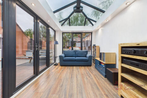 CAM02494G0-PR0060-STILL014