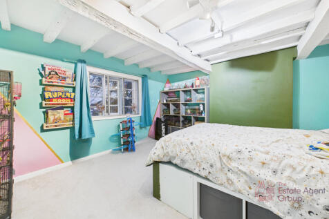 CAM02494G0-PR0066-STILL026