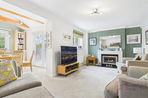 CAM02494G0-PR0062-STILL047 (1)