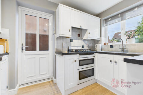 CAM02494G0-PR0062-STILL027