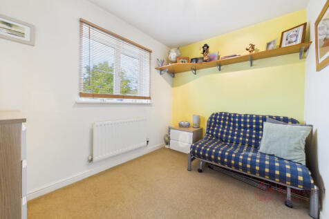 CAM02494G0-PR0062-STILL001 (1)