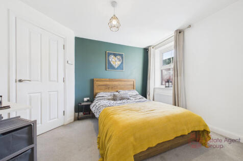 CAM02494G0-PR0074-STILL012 (1)