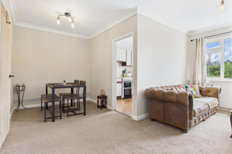 Living Room / Diner