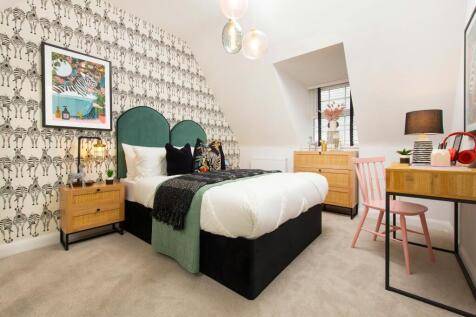 Hertford double bedroom with sloping ceiling