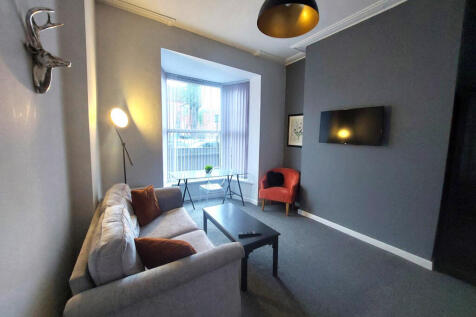 Large Furnished Apartment to Let