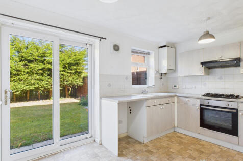 2 Bedroom End-Terrace with Driveway